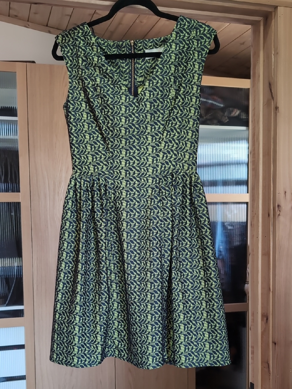 Sleeveless Green Patterned Midi Dress